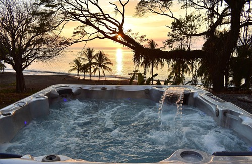 Playa Agujas House | "Stalley House" Beachfront, 6bd, Pool, Maid, Cook, SUV's, 7 Kayaks