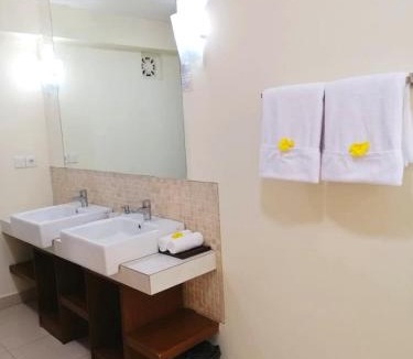 Laksmana Villa | Staman