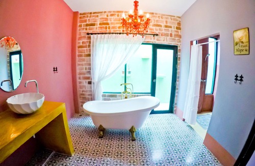 Suan Phueng Hotel | Stamp Hills Resort & Restaurant
