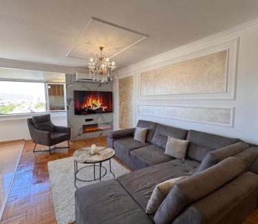 Downtown Apartment | Stan u strogom centru grada