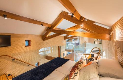 Hollow Meadows House | Stanage Barn by Birch Stays