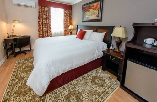 Norwalk Hotel | Standard 2 Queen Bedroom