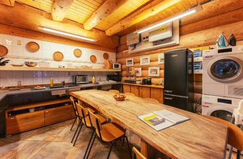 Gsteig Bed & Breakfast | Standard 4 - Private Bathroom - Heiti Lodge