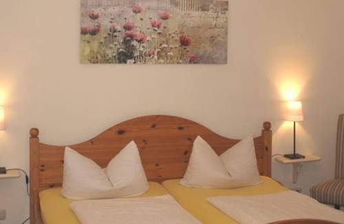 Bad Duerkheim Bed & Breakfast | Standard Double Room - Wein- & Gästehaus Karst