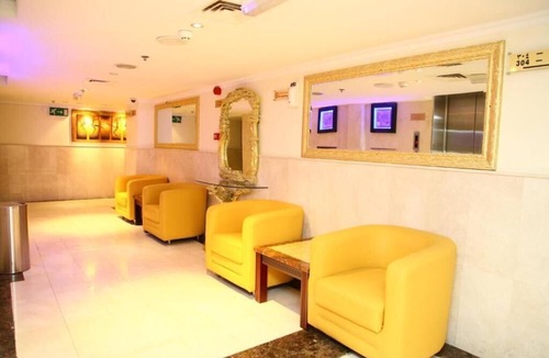 Al Muraqqabat Apartment | Standard King Or Twin Room Near Deira Clocktower
