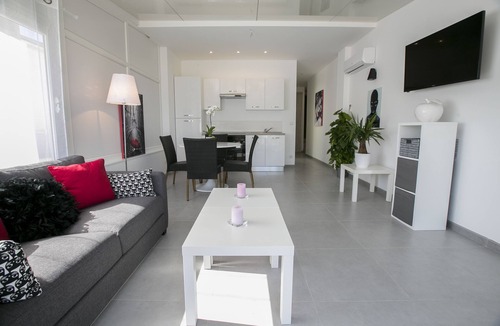 Palavas-les-Flots Hotel | Standard Room bright and intimate