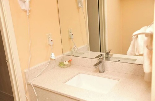 Niagara Falls Hotel | Standard Room