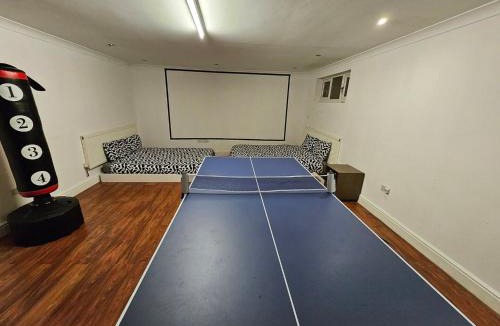 Windsor Hotel | Standard Single Room - Shared