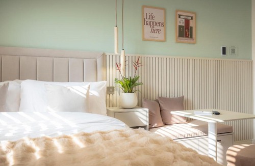 Little Venice Apartment | Standard Studio 11 at The Orange Door Little Venice