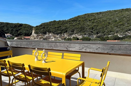 Bonifacio Apartment | STANDING APARTMENT TERRACES - A/C - PARKING - ON THE MARINA