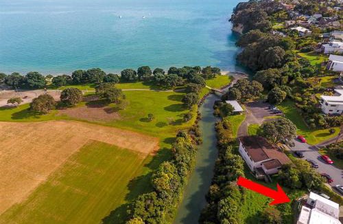 Stanmore Bay House | Stanmore Bay Beachfront Cottage