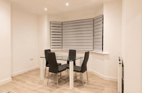 Stanmore Apartment | Stanmore Maisonette with Free Parking and Jubilee Line Access