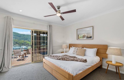 Stanwell Park House | Stanwell Park Escape - Sprawling Beachfront Living
