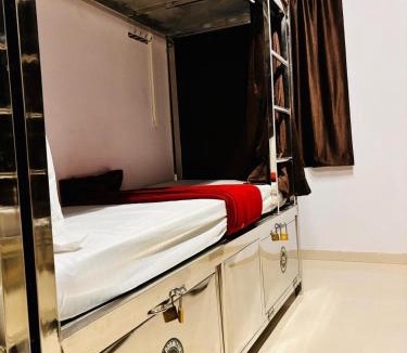 Kurla Apartment | Star Dormitory
