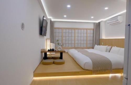 Yushima House | star house akihabara ueno tokyo