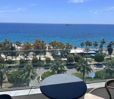 Bat Yam Apartment | Star