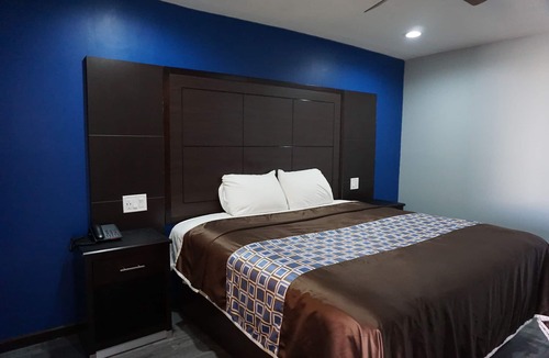Channelview Hotel | Star Light Inn
