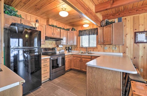 Star Valley Ranch Cabin | Star Valley Ranch Cabin Getaway: Hot Tub!