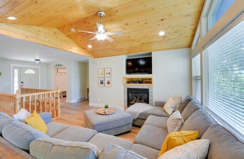 Star Valley Ranch House | Star Valley Ranch Cabin Rental w/Private Hot Tub!