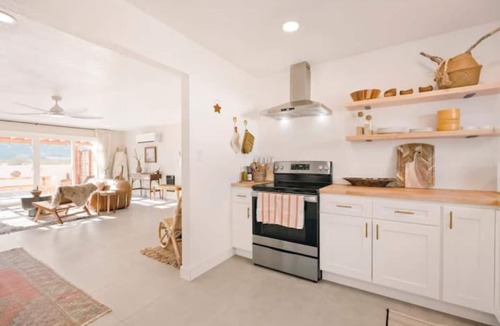 Landers House | StarBreaker Ranch Minutes from Integratron/Views/Firepit/AC/Patio