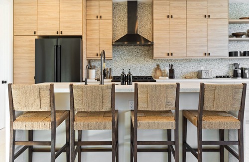 Yucca Valley Villa | Stardust Luxe - In ground Pool - Spa - Fire Pit - Mountain Views - EV Charger