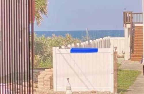 Flagler Beach Apartment | Starfish Studio: Walk to Beach