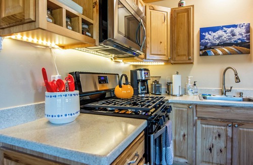Cornville Cottage | Stargazer Cottage Near Sedona Pool Hot Tub King Bed
