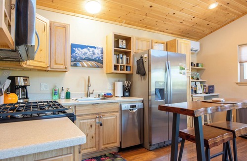 Cornville Cottage | Stargazer Cottage Near Sedona Pool Hot Tub King Bed