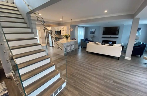 Williams Bay House | Starlake: A fully remodeled boutique style cottage
