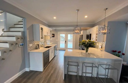 Williams Bay House | Starlake: A fully remodeled boutique style cottage