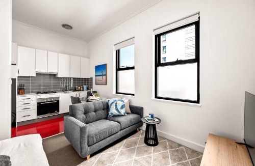 Newcastle West Apartment | Starlet | 3PM Check out | Midtown | Walkable
