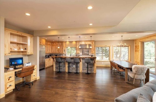 Eagle Mountain Estates House | Starlight Chalet. Stunning Views. Modern. Spacious