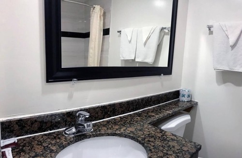 Winnetka Hotel | Starlight Inn Canoga Park
