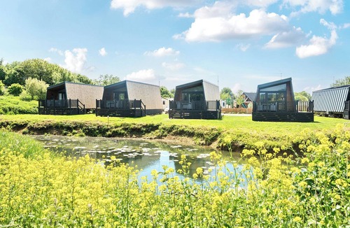 Great Houghton Cottage | STARLIGHT SKYLIGHT - BILLING AQUADROME in Billing Aquadrome Holiday Park