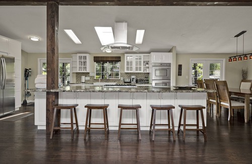 Cloverdale House | Starling’s Rest: Wine Country Retreat for 10, pool, spa, firepit, play area