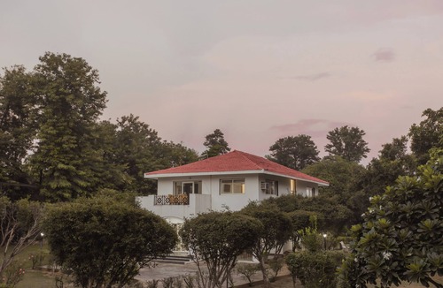 Taoru Villa | Starlit Solace - A 3bhk luxury villa with pool in Gurgaon by The Party Citadel