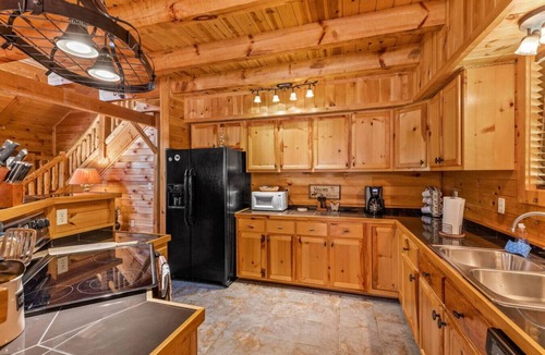 Means Cabin | Starry Mountain Night- Private Pool, Firepit, Pool Table, Playset
