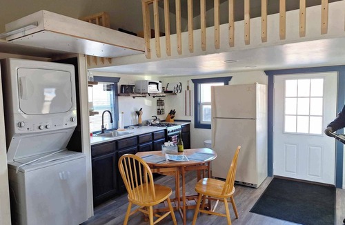 Custer County Cabin | Starry Night Cabin 1-Bedroom with Loft and Mountain Views on US 93