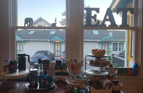 Seaside Hotel | Starry Night Inn