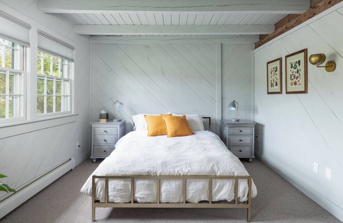 Reading House | Starry Nights at Comet Farm: A Scenic Haven Near Woodstock and Okemo