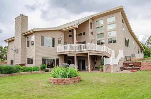 New Harmony House | Starry Nites Ranch Spacious Family Escape