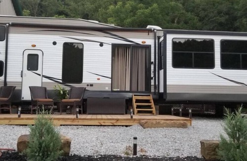Logan House | Start your next adventure with Pine Creek Villas : Birds Nest Retreat!