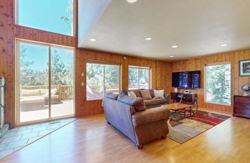 Upper Kingsbury House | Stateline Chalet - 5BR Panoramic Mountain Views Dipping Pool & Dry Sauna