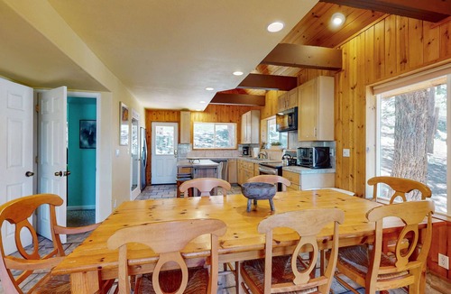 Upper Kingsbury House | Stateline Chalet - 5BR, Panoramic Mountain Views, Dipping Pool & Dry Sauna