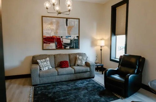 Aberdeen Apartment | Statesmen Suite