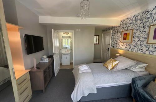Solihull Bed & Breakfast | Station Approach Solihull Cabin Stays