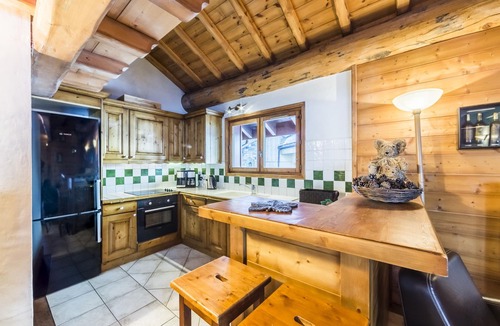 Val-d'Isere Ski Chalet | Stay 1 minute from the slopes in the Laisinant
