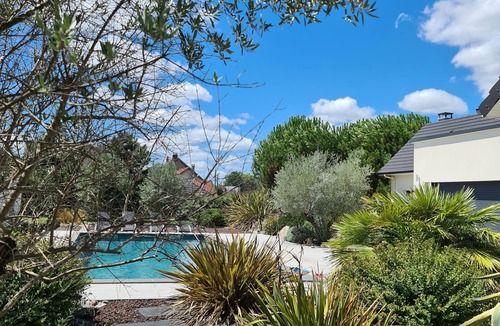 Brive-la-Gaillarde Apartment | Stay 2 people swimming pool