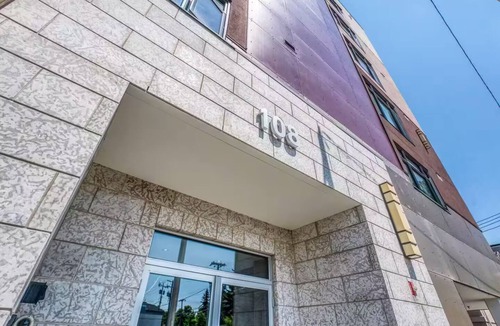 Crescent Heights Condo | Stay A While at Centre Green - Free UG Parking!
