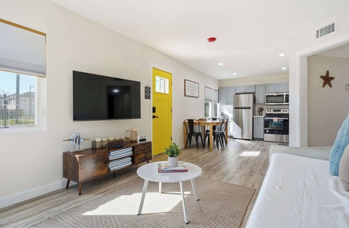 Del Mar Apartment | Stay A While Suite · 1BR · McGee Beach + Downtown